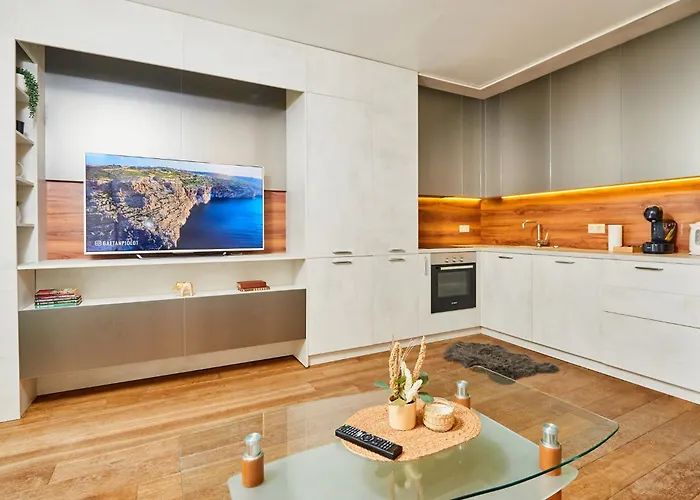 Sea View Апартамент *